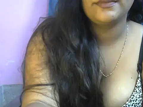 Snapshot of QUEEN-OF-QUEEN chatting on 07/13/26, 08:22 QUEEN-OF-QUEEN online show from 07/13/26, 08:22