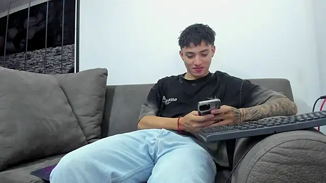 Snapshot of Jaames_Boy chatting on 03/14/26, 07:41 Jaames Boy online show from 03/14/26, 07:41