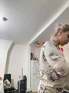 Snapshot of Giullyaxxx chatting on 03/08/26, 03:38 Giullyaxxx online show from 03/08/26, 03:38