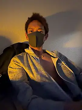 Snapshot of iam_ryu chatting on 03/15/26, 04:18 iam ryu online show from 03/15/26, 04:18