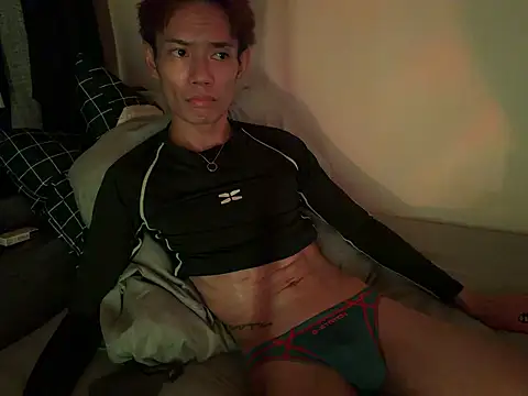 Snapshot of iam_ryu chatting on 03/20/26, 01:38 iam ryu online show from 03/20/26, 01:38