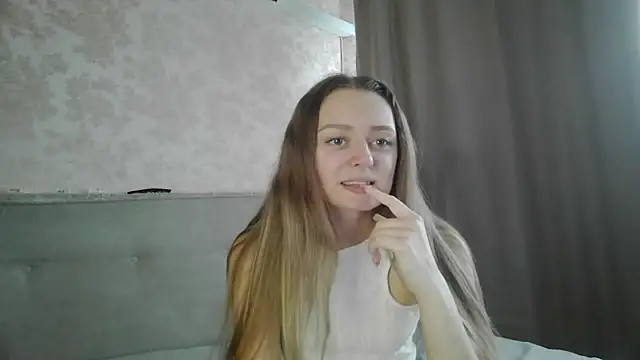 MysticGlimmer online show from 04/27/26, 08:12