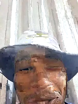 Snapshot of roariel chatting on 03/10/26, 07:30 roariel online show from 03/10/26, 07:30