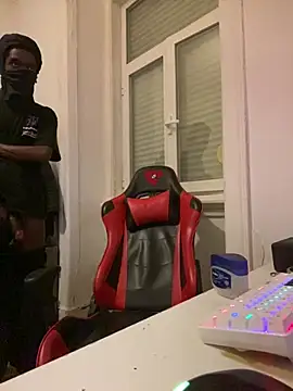 Snapshot of Glock47tig chatting on 04/15/26, 11:05 Glock47tig online show from 04/15/26, 11:05