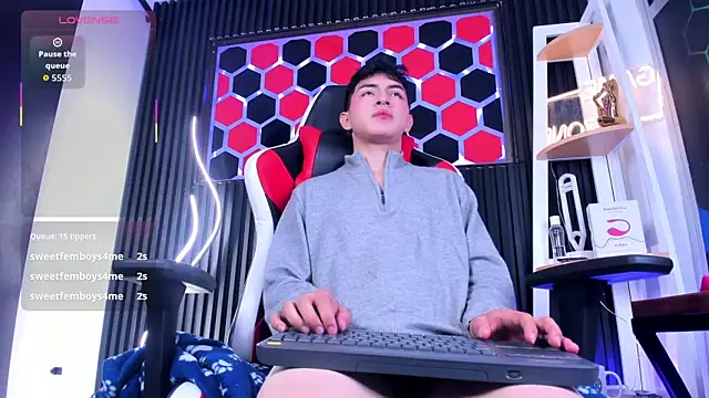 Cristopher Wild online show from 06/10/26, 08:35