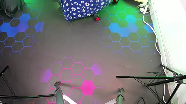 Cristopher Wild online show from 06/26/26, 08:13