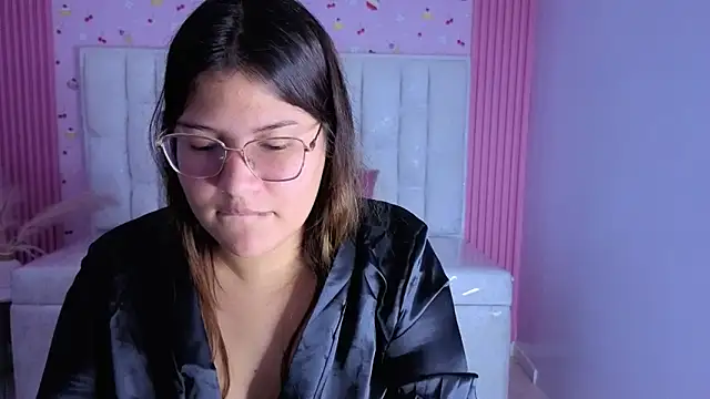 lucero s1 online show from 04/28/26, 03:11
