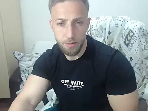 BlondEagleMuscle online show from 05/01/26, 08:02