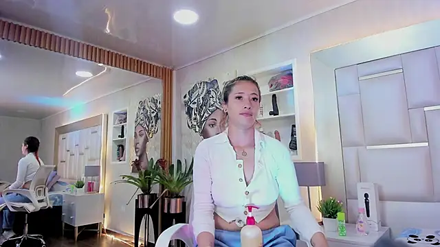 ZoeTaylorl online show from 05/13/26, 12:13