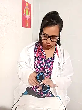 Snapshot of Aitana444 chatting on 03/12/26, 10:21 Aitana444 online show from 03/12/26, 10:21