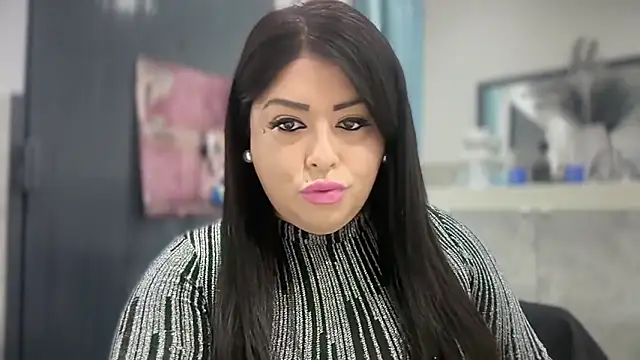Snapshot of giaduzza chatting on 04/19/26, 10:23 giaduzza online show from 04/19/26, 10:23
