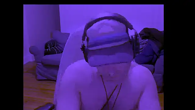 Snapshot of NeonDancer chatting on 03/17/26, 09:18 NeonDancer online show from 03/17/26, 09:18