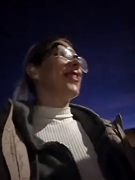 Snapshot of ManuelaX chatting on 02/16/26, 06:37 ManuelaX online show from 02/16/26, 06:37