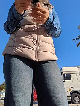 Snapshot of ManuelaX chatting on 02/20/26, 09:32 ManuelaX online show from 02/20/26, 09:32