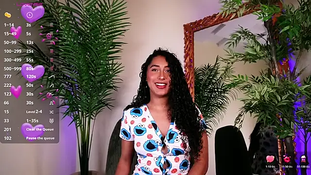 Snapshot of SoyJuliana_19 chatting on 05/21/26, 12:23 SoyJuliana 19 online show from 05/21/26, 12:23