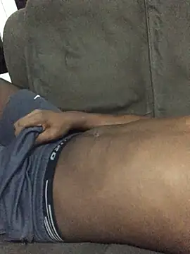 Snapshot of Henriqueamoror chatting on 03/14/26, 03:45 Henriqueamoror online show from 03/14/26, 03:45