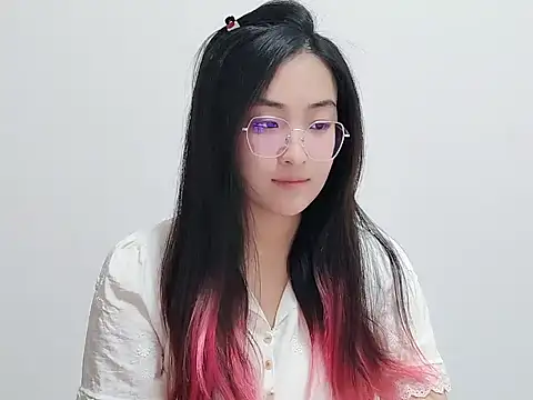 Snapshot of kitty-mm chatting on 03/18/26, 05:32 kitty-mm online show from 03/18/26, 05:32