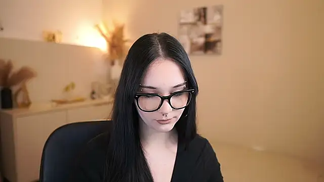 Snapshot of Ellediane18 chatting on 03/14/26, 01:27 Ellediane18 online show from 03/14/26, 01:27