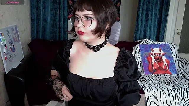 Snapshot of BattyGothic chatting on 06/05/26, 02:23 BattyGothic online show from 06/05/26, 02:23