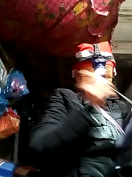 Snapshot of mama-cute chatting on 03/11/26, 06:52 mama-cute online show from 03/11/26, 06:52