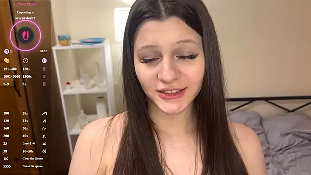 Snapshot of cutessofia chatting on 03/08/26, 02:04 cutessofia online show from 03/08/26, 02:04