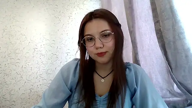 Aurora Breeze online show from 05/15/26, 12:01