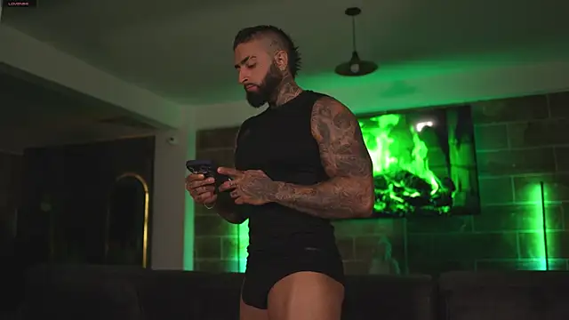 Snapshot of Eros_Dark_ chatting on 03/30/26, 10:33 Eros Dark online show from 03/30/26, 10:33
