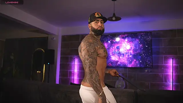 Snapshot of Eros_Dark_ chatting on 04/01/26, 03:51 Eros Dark online show from 04/01/26, 03:51
