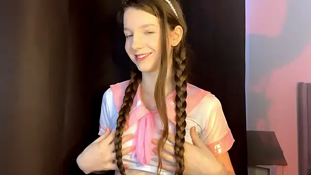 Snapshot of Kissme_Kira chatting on 03/10/26, 07:52 Kissme Kira online show from 03/10/26, 07:52