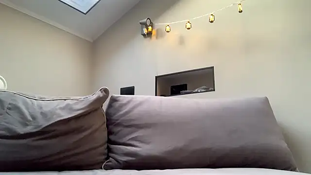 Kissme Kira online show from 05/25/26, 02:39