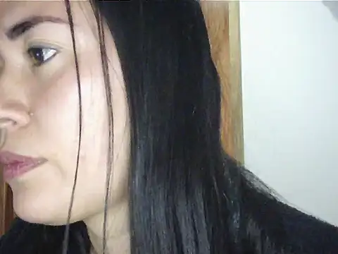 Snapshot of Erin_oficial chatting on 04/07/26, 05:24 Erin oficial online show from 04/07/26, 05:24