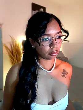 Snapshot of nathyjonees chatting on 06/05/26, 10:21 nathyjonees online show from 06/05/26, 10:21