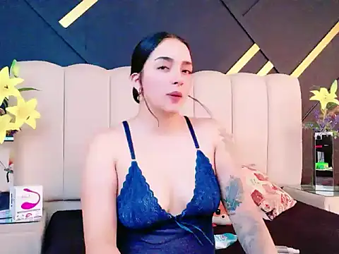 Snapshot of IsadoraSmit chatting on 05/15/26, 12:45 IsadoraSmit online show from 05/15/26, 12:45