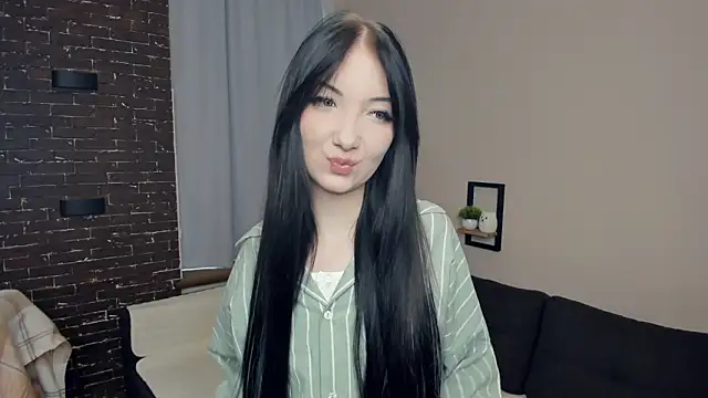 Snapshot of KarieDeever chatting on 03/07/26, 02:25 KarieDeever online show from 03/07/26, 02:25