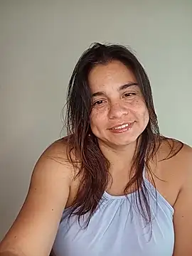 Snapshot of BettyBoo_w chatting on 05/22/26, 03:06 BettyBoo w online show from 05/22/26, 03:06