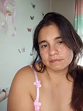 Snapshot of BettyBoo_w chatting on 05/28/26, 02:36 BettyBoo w online show from 05/28/26, 02:36
