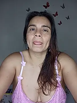 Snapshot of BettyBoo_w chatting on 07/22/26, 08:44 BettyBoo w online show from 07/22/26, 08:44