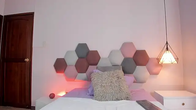 MaiaSinclair online show from 03/19/26, 11:36