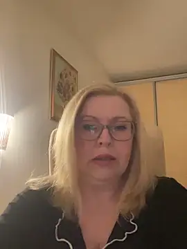 Snapshot of JanieLight53 chatting on 03/13/26, 08:04 JanieLight53 online show from 03/13/26, 08:04