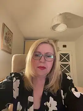 JanieLight53 online show from 05/02/26, 07:52