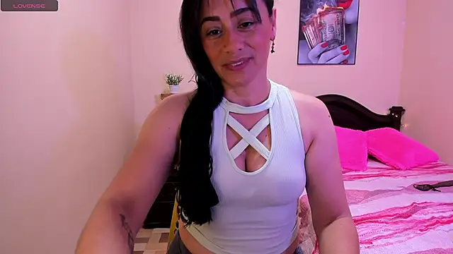 sara florez12 online show from 05/01/26, 10:53