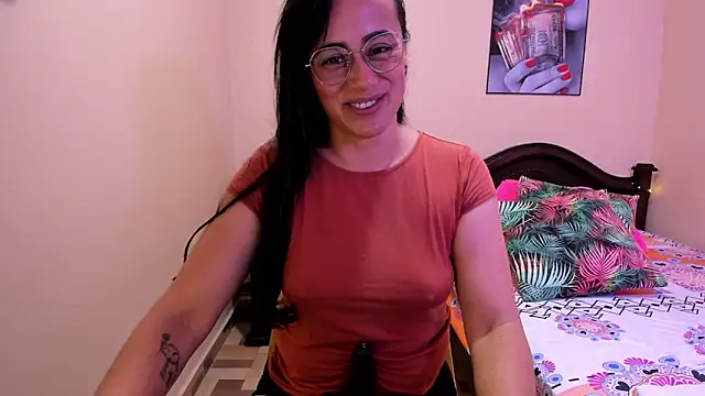 sara florez12 online show from 05/11/26, 04:04