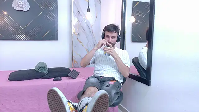 KingOfTemptation online show from 06/25/26, 05:12