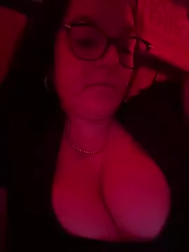 Snapshot of naturalboobsF chatting on 03/29/26, 04:23 naturalboobsF online show from 03/29/26, 04:23