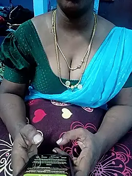 Snapshot of jothika45 chatting on 05/15/26, 04:47 jothika45 online show from 05/15/26, 04:47