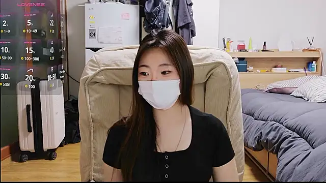 Berry Chuu online show from 06/30/26, 01:56