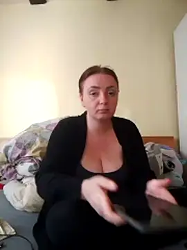 Snapshot of Bella-Monroe chatting on 04/23/26, 04:53 Bella-Monroe online show from 04/23/26, 04:53