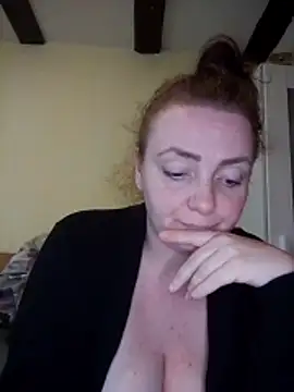 Snapshot of Bella-Monroe chatting on 05/08/26, 05:29 Bella-Monroe online show from 05/08/26, 05:29