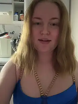 Snapshot of AuroraVale chatting on 03/16/26, 08:57 AuroraVale online show from 03/16/26, 08:57