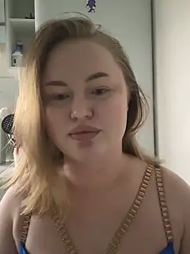 Snapshot of AuroraVale chatting on 03/23/26, 08:02 AuroraVale online show from 03/23/26, 08:02